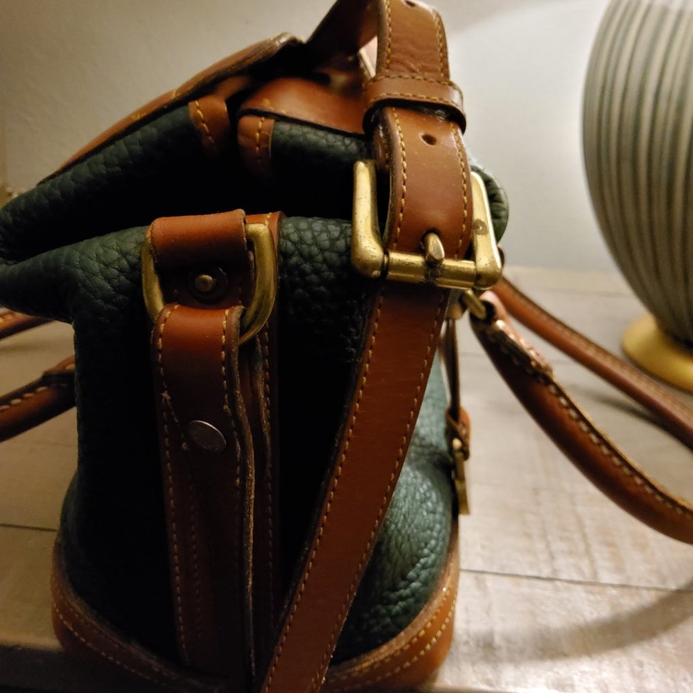 Dooney & Bourke Hunter Green /Tan Vintage Doctor's Bag with Genuine Straps